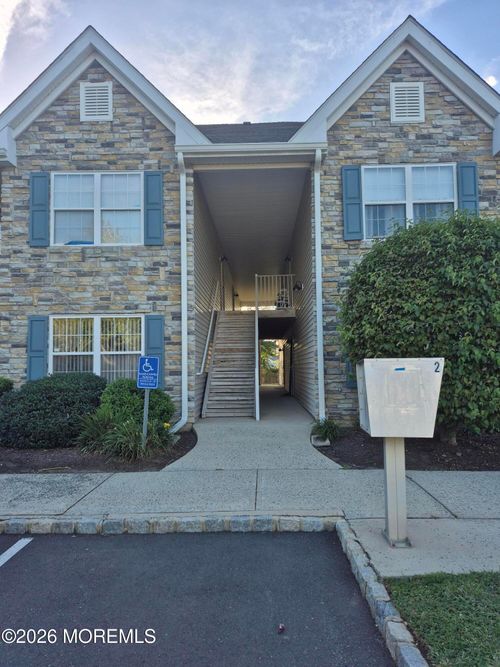 220 Wedgewood Cir, Belford, NJ, 07718-2301 | Card Image