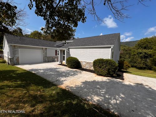 311 Jane Way Ln, Jacksboro, TN, 37757-2711 | Card Image