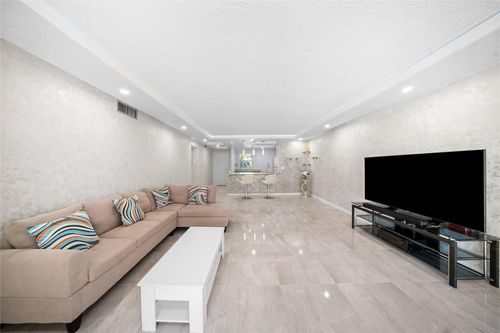 220-2615 Ne 3rd Ct, Boynton Beach, FL, 33435-1401 | Card Image