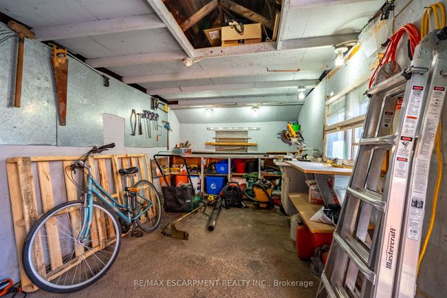 114 London St N, House other with 3 bedrooms, 2 bathrooms and 2 parking in Hamilton ON | Image 37