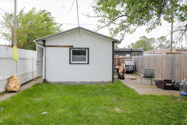 413 12c St N, House other with 3 bedrooms, 1 bathrooms and 1 parking in Lethbridge AB | Image 22