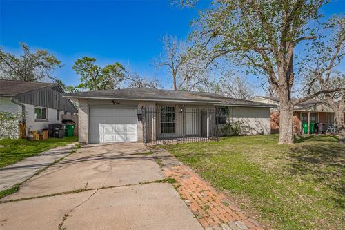 3730 Darlinghurst Dr, Houston, TX, 77045-5522 | Card Image