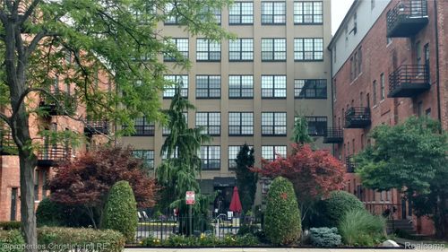 607t-6533 Jefferson Avenue, Detroit, MI, 48207 | Card Image