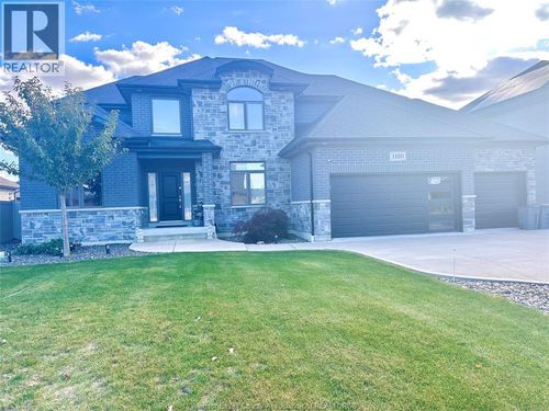 {{alt}} | Card Image