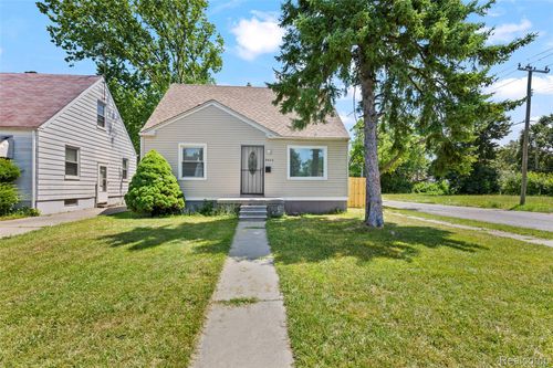 8600 Heyden St, Detroit, MI, 48228-2949 | Card Image