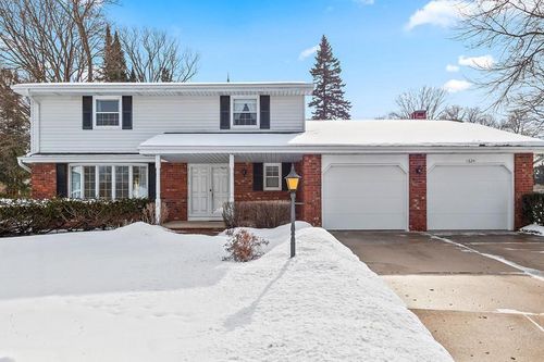 1624 St Christopher Court, GREEN BAY, WI, 54304 | Card Image
