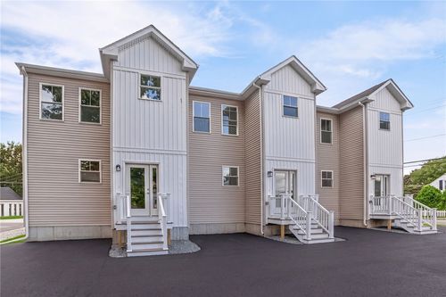 4 Rounds Avenue, East Providence, RI, 02915 | Card Image