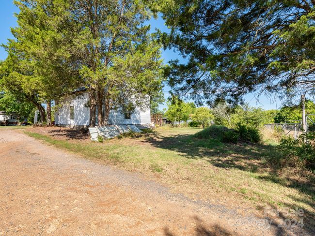8670 Nc 200 Hwy, House other with 3 bedrooms, 1 bathrooms and null parking in Midland NC | Image 34