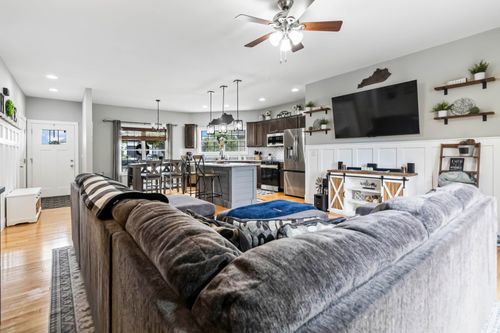 144 Grace Ct, Harrodsburg, KY, 40330-8838 | Card Image