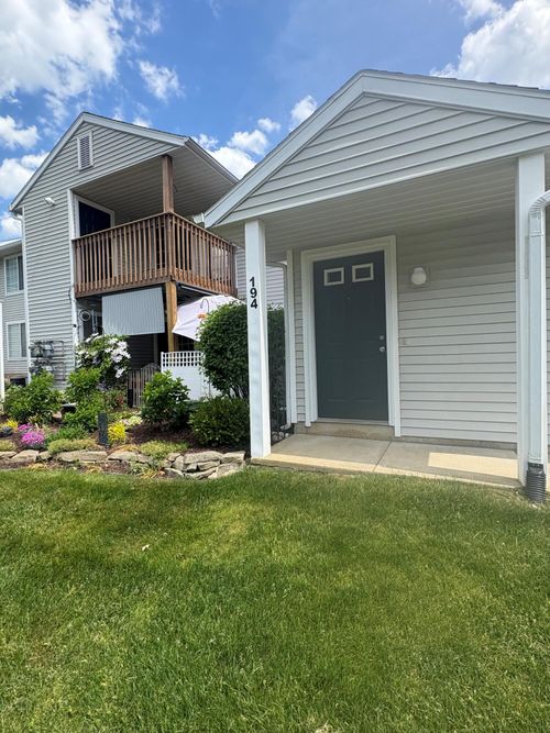 37-194 Hunters Ln Ne, Rockford, MI, 49341-1361 | Card Image