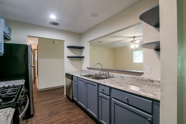 24615 Wilderness Rd, House other with 3 bedrooms, 2 bathrooms and 2 parking in Spring TX | Image 6