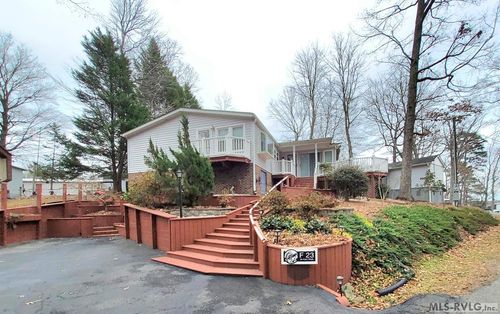 39 Fish Trl, Bracey, VA, 23919-3804 | Card Image