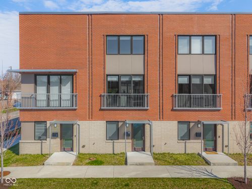 806 7th St, Columbus, IN, 47201-6324 | Card Image