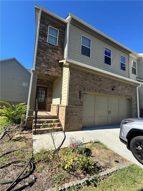 2215 Manor Pointe Dr, Cumming, GA, 30041-4439 | Card Image