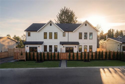 b-1255 Dunsterville Ave, Victoria, BC, V8Z2W9 | Card Image