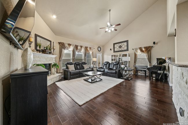 409 Carlow, House other with 4 bedrooms, 3 bathrooms and null parking in Cibolo TX | Image 8