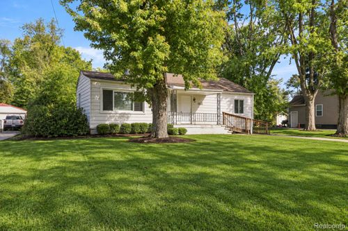 19050 Melrose Ave, Southfield, MI, 48075-5706 | Card Image