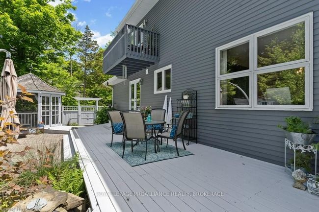 8 Forest Dr, House other with 3 bedrooms, 3 bathrooms and 6 parking in Kingston ON | Image 36