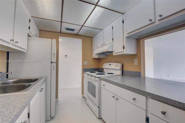 APT-401 - 1750 N Congress Ave, Condo with 2 bedrooms, 2 bathrooms and null parking in West Palm Beach FL | Image 13