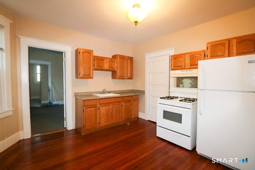 88 Riverview Ave, New London, CT, 06320-5413 | Card Image