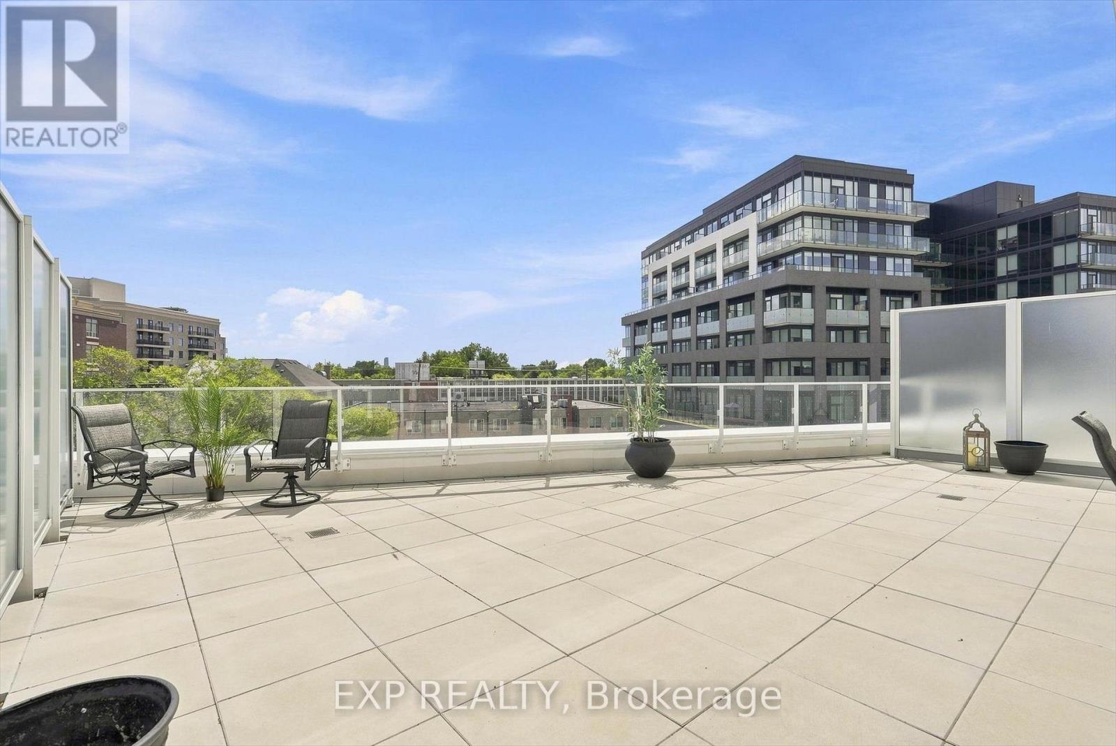 Residential Lease in Toronto (Edenbridge-Humber Valley) 4