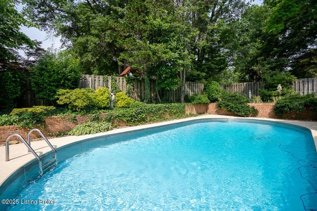 1824 Knollwood Rd, House other with 4 bedrooms, 3 bathrooms and null parking in Louisville KY | Image 5