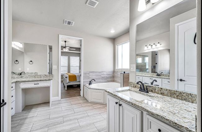 313 Peregrine Hill Cir, House other with 4 bedrooms, 4 bathrooms and 2 parking in Midland TX | Image 12