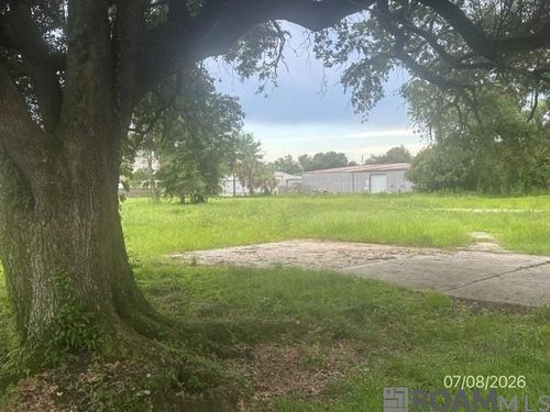 710 S Pleasant Ave, Gonzales, LA, 70737-3426 | Card Image