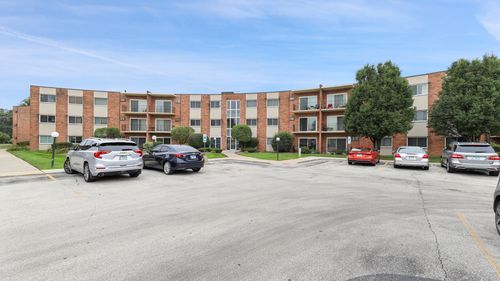 207-9724 S Karlov Ave, Oak Lawn, IL, 60453-3369 | Card Image