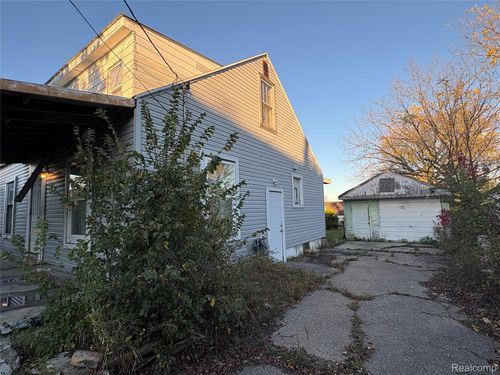 3312 Buick St, Flint, MI, 48505-4237 | Card Image