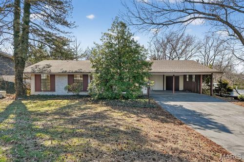 141 Meadowlark Dr, Saint Louis, MO, 63146-5611 | Card Image