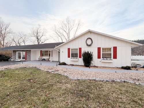 306 Woodbrook Dr, Covington, VA, 24426-6031 | Card Image