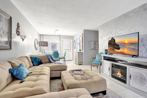 apt-210e-2131 Ne 42nd Ct, Lighthouse Point, FL, 33064-9031 | Card Image