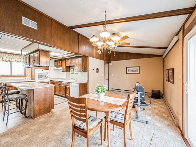 301 1 St St, House other with 3 bedrooms, 4 bathrooms and null parking in Shellsburg IA | Image 7