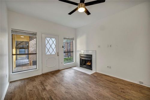 apt-114-806 W 24th St, Austin, TX, 78705-4720 | Card Image