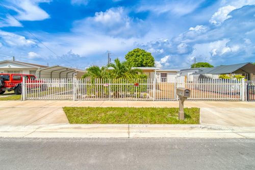 4150 E 9th Ct, Hialeah, FL, 33013-2406 | Card Image