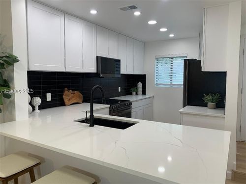 apt-189-96 Mathews Dr, Hilton Head Island, SC, 29926-3635 | Card Image