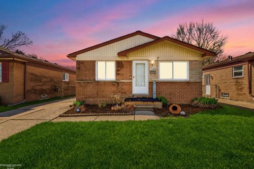 19430 Heckman St, Clinton Township, MI, 48035-3974 | Card Image