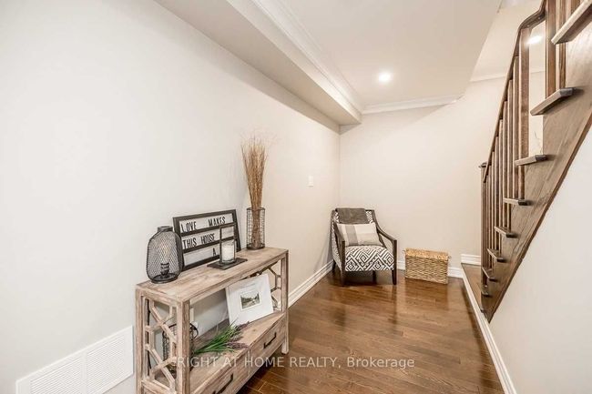 113 Fruitvale Cir, House attached with 3 bedrooms, 3 bathrooms and 2 parking in Brampton ON | Image 6
