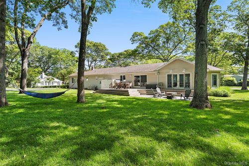 2360 Marlene Ln, Mattituck, NY, 11952-3360 | Card Image