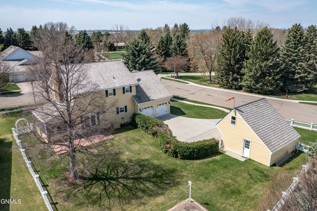 1872 Contessa Dr, House other with 4 bedrooms, 3 bathrooms and null parking in Bismarck ND | Image 45