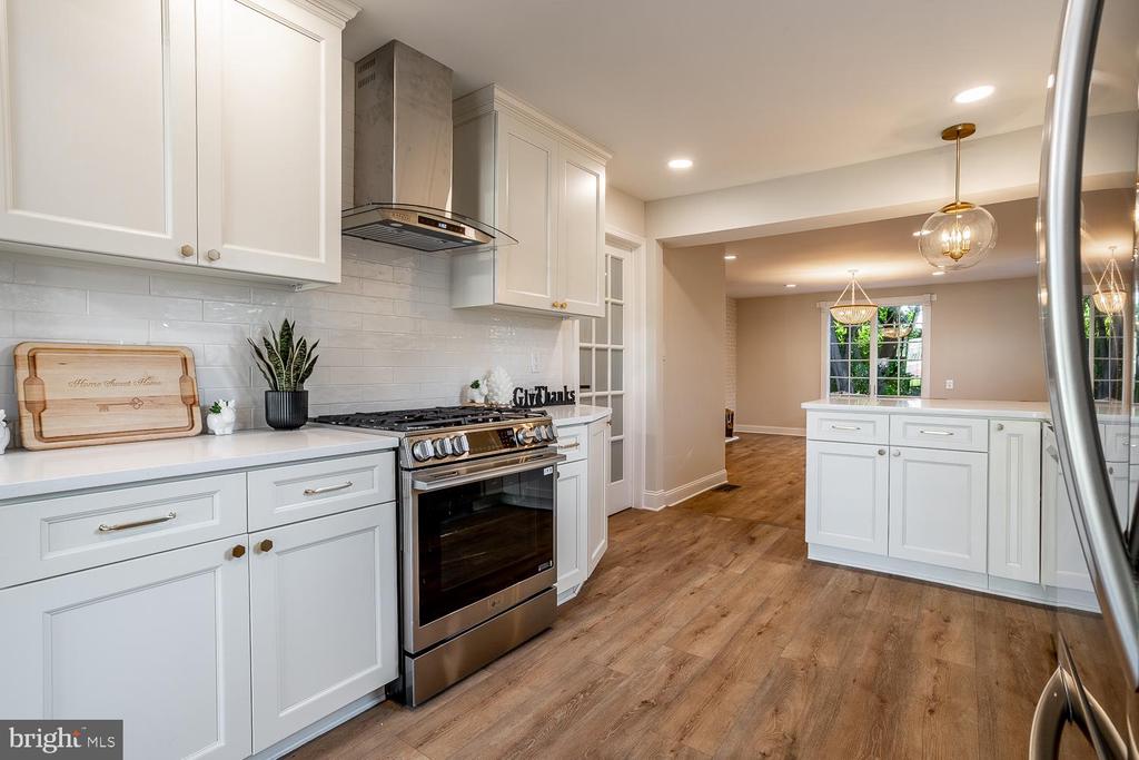Residential in MAPLE SHADE 5