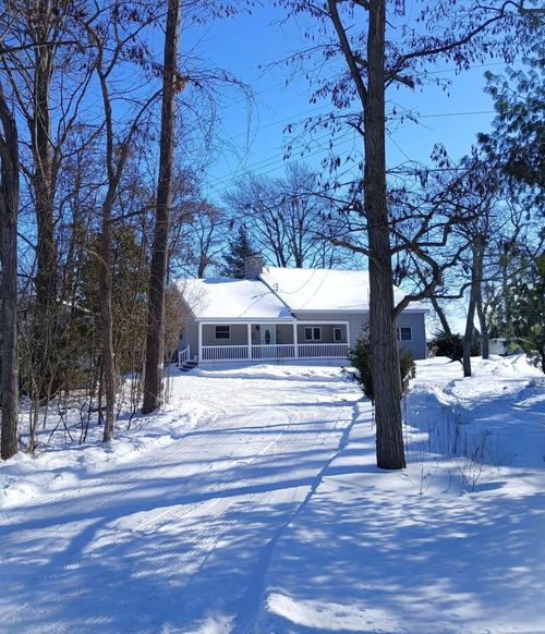 122 N Huron Rd, Au Gres, MI, 48703-9615 | Card Image