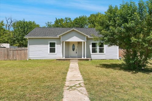 403 S 7th St, Sanger, TX, 76266-5301 | Card Image