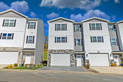 248 Red Oak Ln, Morgantown, WV, 26501-1812 | Card Image