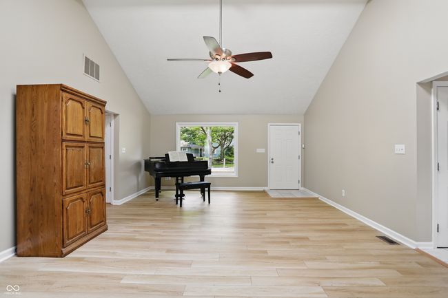 8218 San Carlos Ct, House other with 3 bedrooms, 2 bathrooms and null parking in Indianapolis IN | Image 7