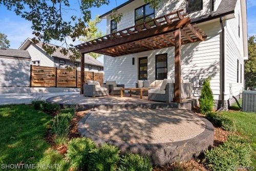 334 Romeo Rd, Rochester, MI, 48307-1560 | Card Image