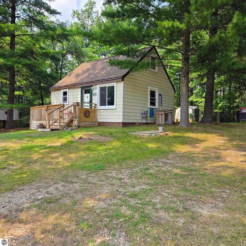 1863 Cuyuga Trl, West Branch, MI, 48661-9718 | Card Image