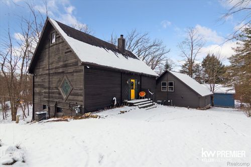 897 Annie Lang Dr, Milford, MI, 48381-4713 | Card Image