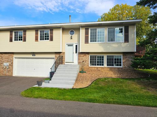 7664 Steepleview Rd, Woodbury, MN, 55125-1532 | Card Image